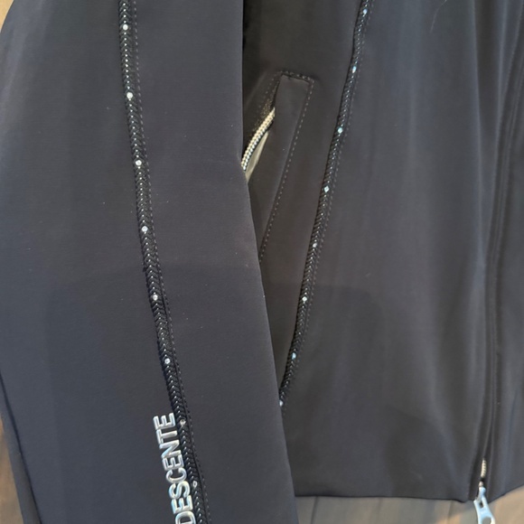 Descente Women's Kensie Black Ski Jacket – Size 12 (M/L) - Picture 3 of 6